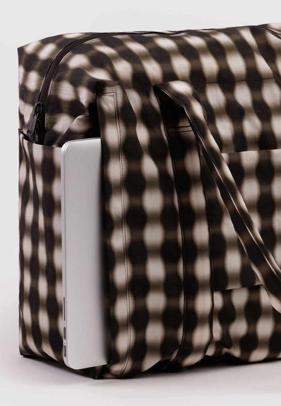 Baggu Cloud Carry-On  Blurred Gingham Brown - Image 4