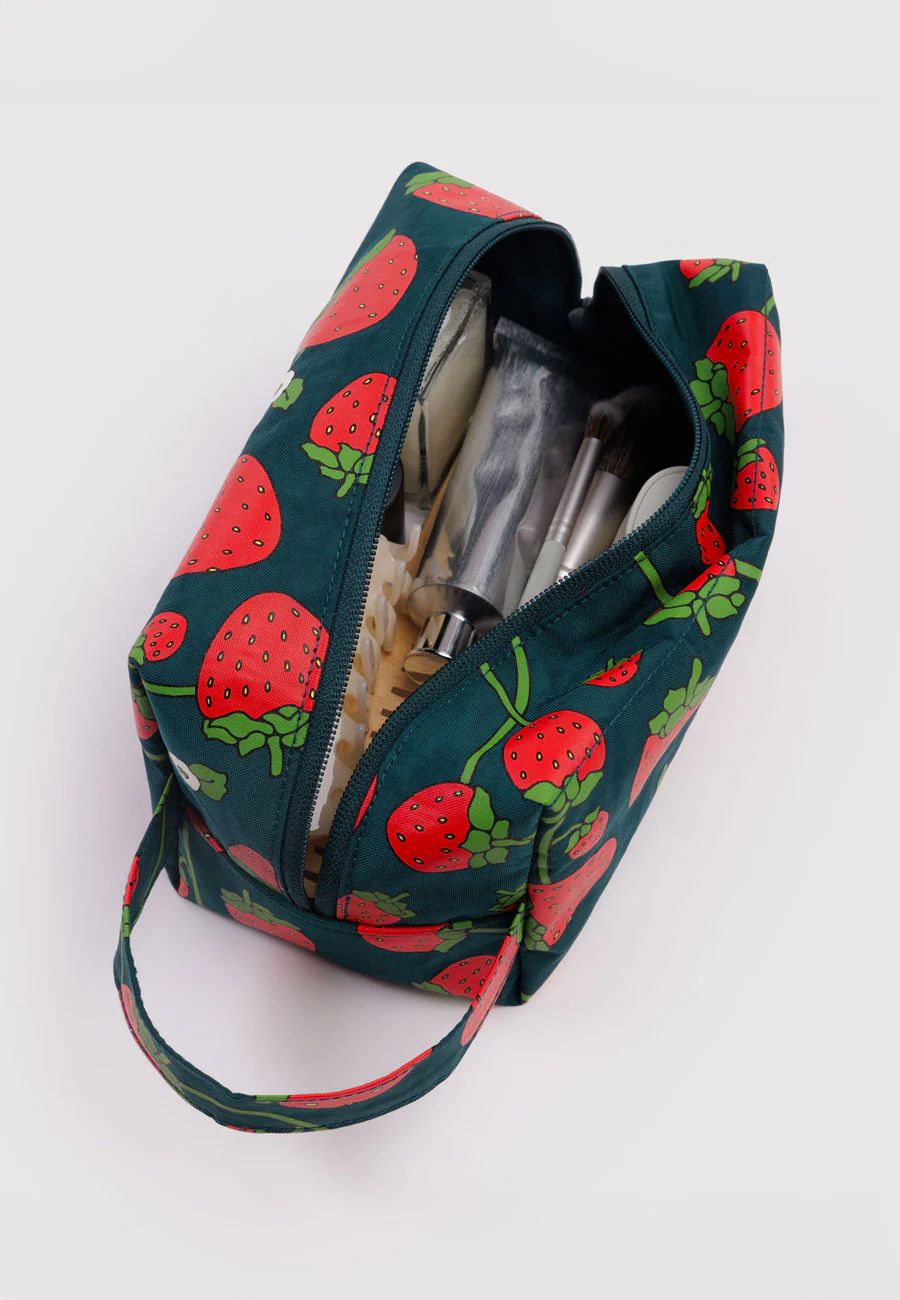 Baggu Dopp Kit Strawberry Blossom - Image 2