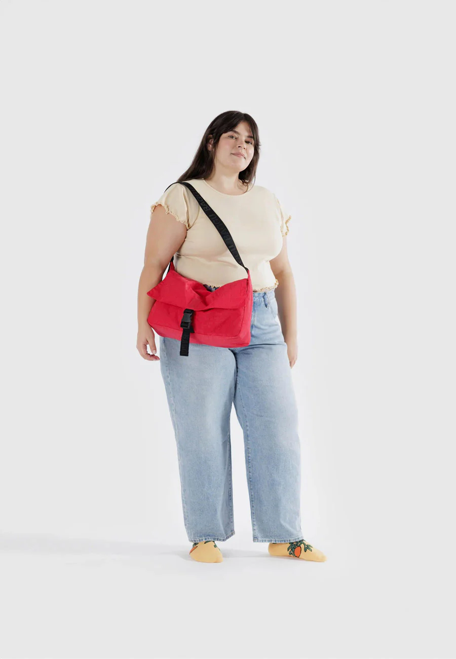 Baggu Nylon Messenger Bag Candy Apple - Image 3