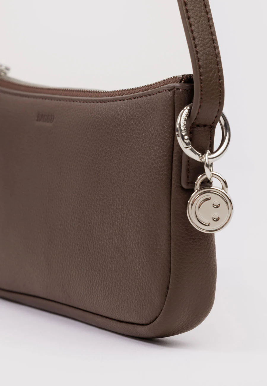 Baggu Recycled Leather Pochette Brown - Image 4