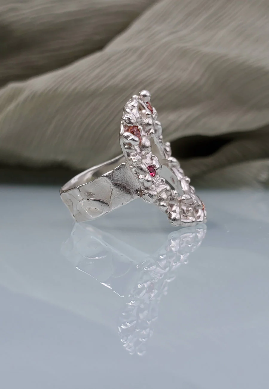 Mothmade Jewels Wreath Ring - Image 3