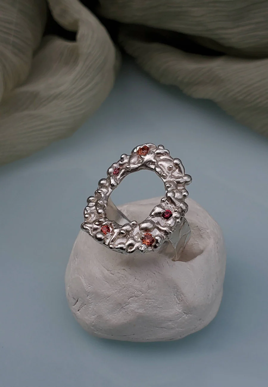 Mothmade Jewels Wreath Ring - Image 4