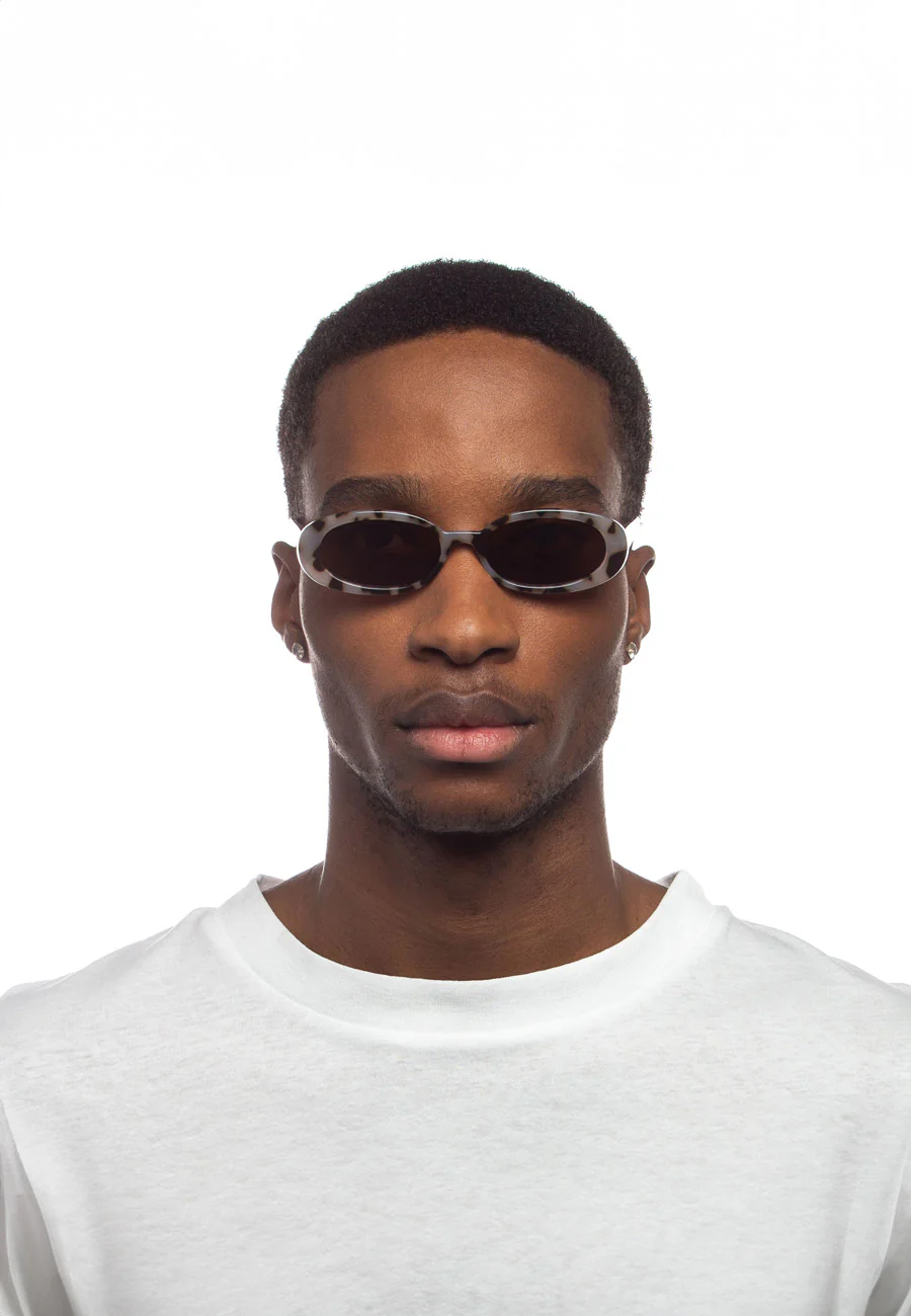 Le Specs Outta Love Cookie Tort - Image 5