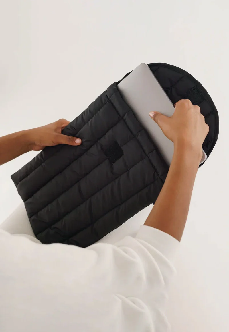 Baggu Puffy Laptop Sleeve Black 16" - Image 3